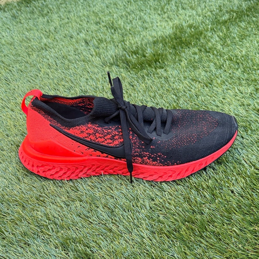 Nike men’s react flyknit 2 Black and Red Athletic Shoe - Picture 2 of 5